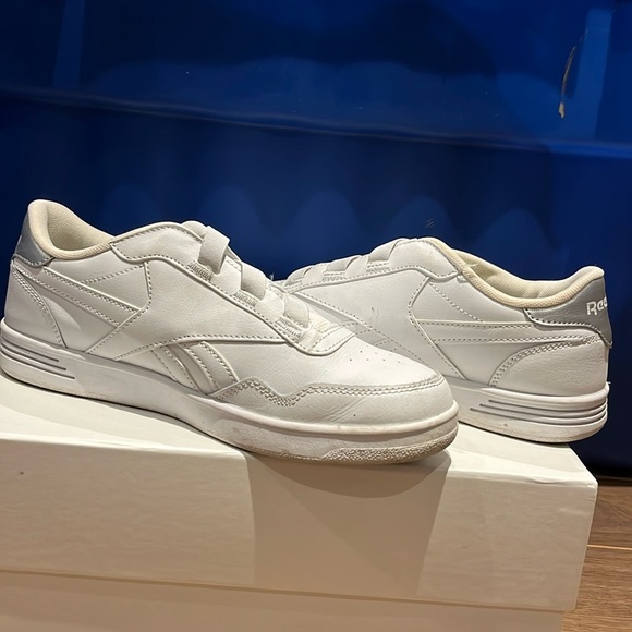 Reebok White Sneakers - Picture 1 of 4